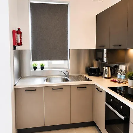Veca 4 Brand New With Side Sea Views 아파트 *
