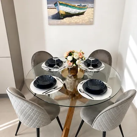 Veca 4 Brand New With Side Sea Views 아파트