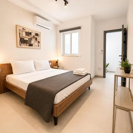 Veca 4 Brand New With Side Sea Views 아파트 *